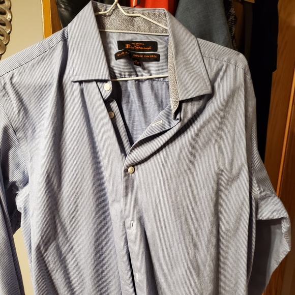 Selling Men's Large Ben Sherman shirt for only $15